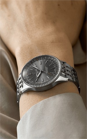 Breitling A17327381B1A1 Navitimer Erkek Kol Saati