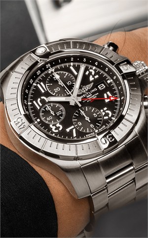 Breitling A24315101B1A1 Avenger Erkek Kol Saati