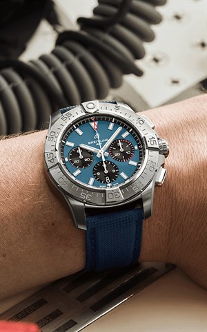 Breitling AB0147101C1X1 Avenger Erkek Kol Saati