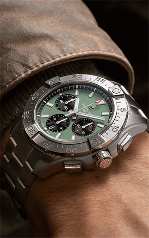 Breitling AB0147101L1A1 Avenger Erkek Kol Saati