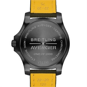 Breitling V323952A1L1X1 Avenger Erkek Kol Saati