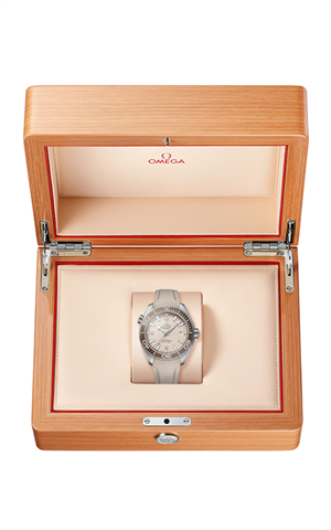 Omega 215.32.44.21.09.001 Planet Ocean Erkek Kol Saati