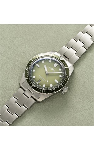 Oris 01 733 7707 4057-07 8 20 18 Diver Sixty-Five Watches