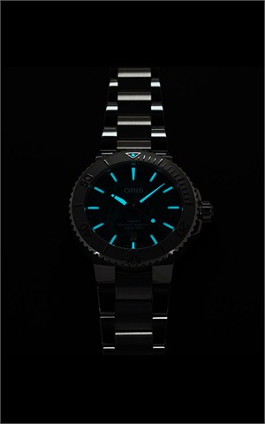 Oris 01 733 7730 4137 07 8 24 05PEB Aquis Watches