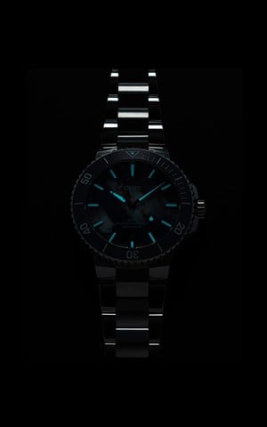 Oris 733 7789 4150-07 8 23 04PEB Aquis Erkek Kol Saati
