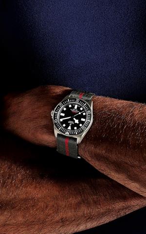 Tudor -M25717N-0001- Kol Saati