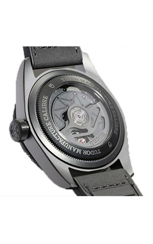 Tudor M79210CNU-0001 Black Bay Ceramic Erkek Kol Saati