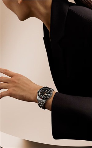 Tudor M7939A1A0NU-0002 Black Bay 58 Erkek Kol Saati