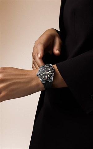 Tudor M7939A1A0NU-0003 Black Bay 58 Erkek Kol Saati
