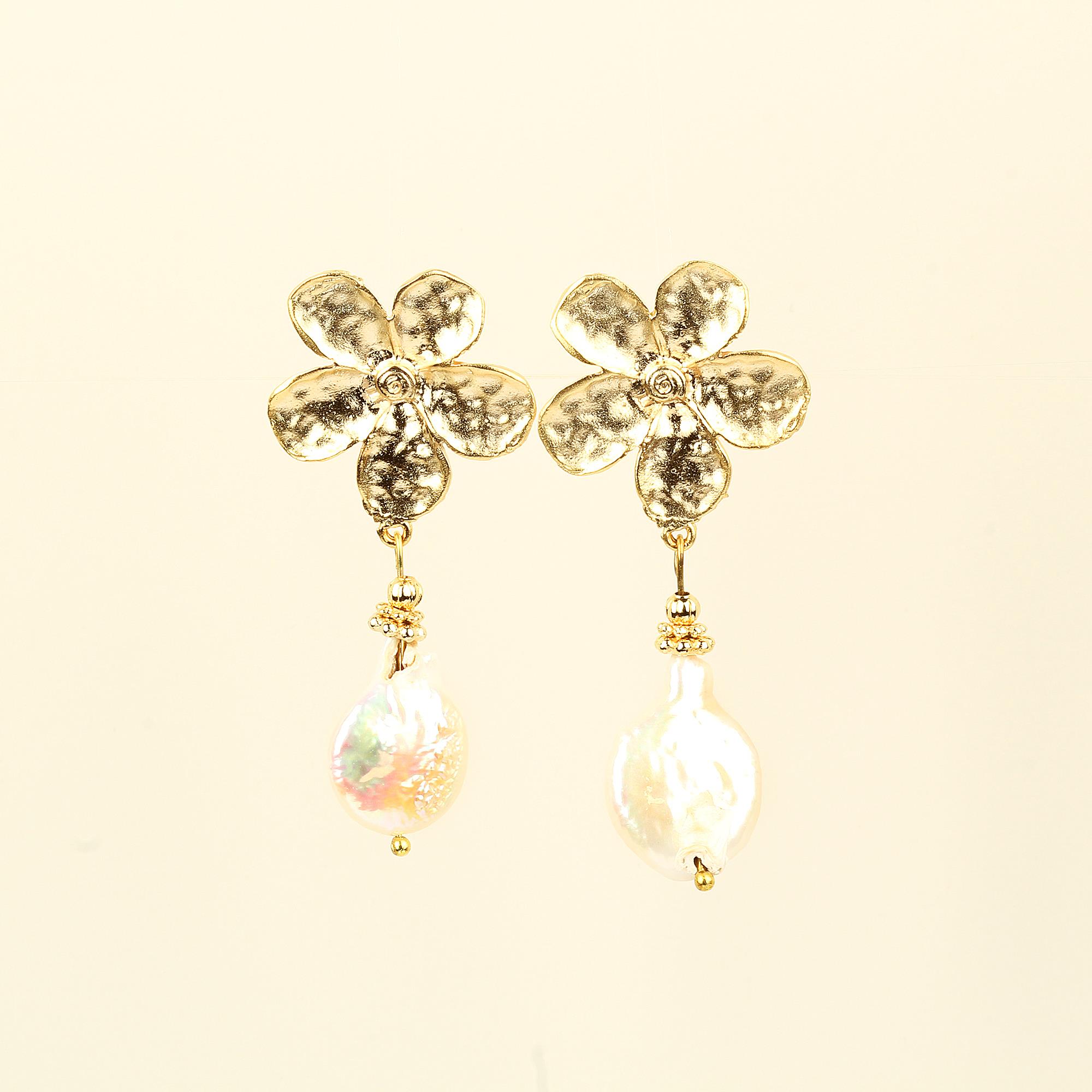 Baroque Pearl Daisy Earrings
