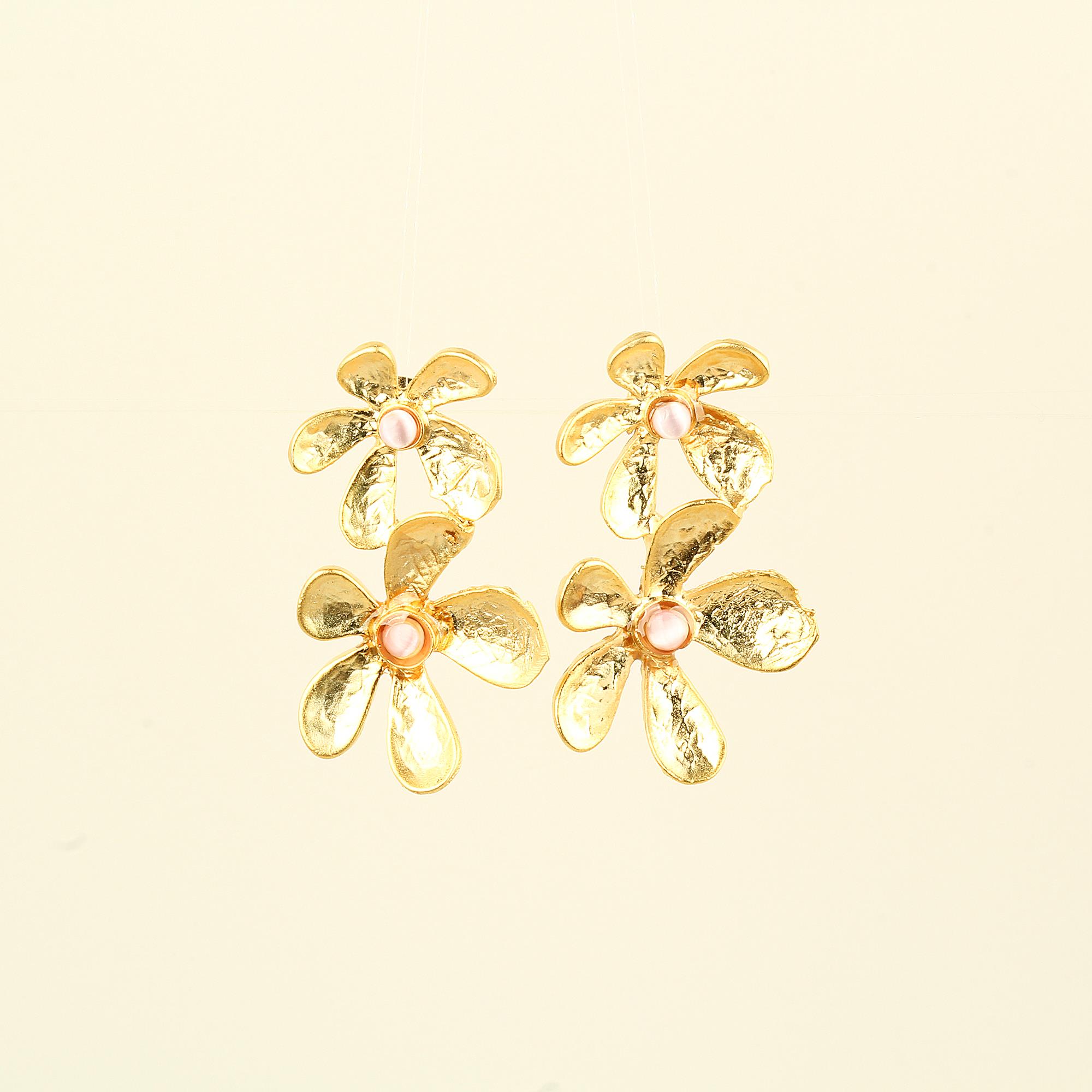 Beaded Duo Daisy Metal Earrings