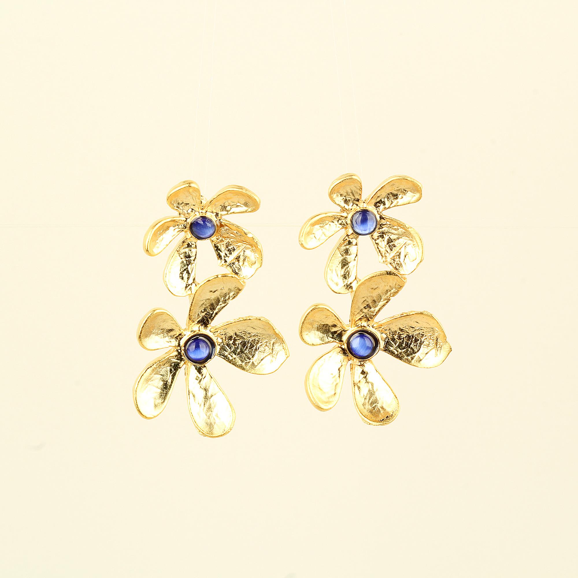Beaded Duo Daisy Metal Earrings