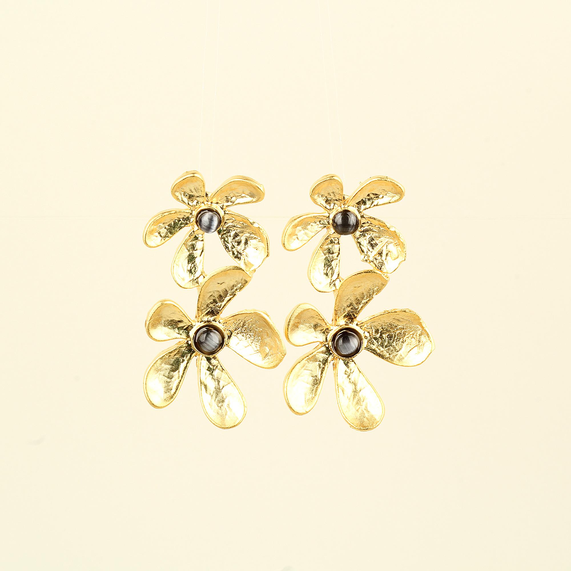 Beaded Duo Daisy Metal Earrings