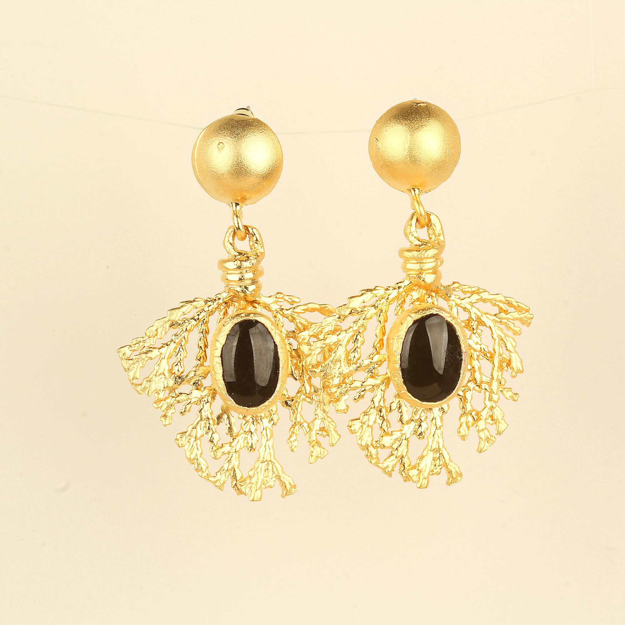 Bush Dangled Black Natural Stone Earrings