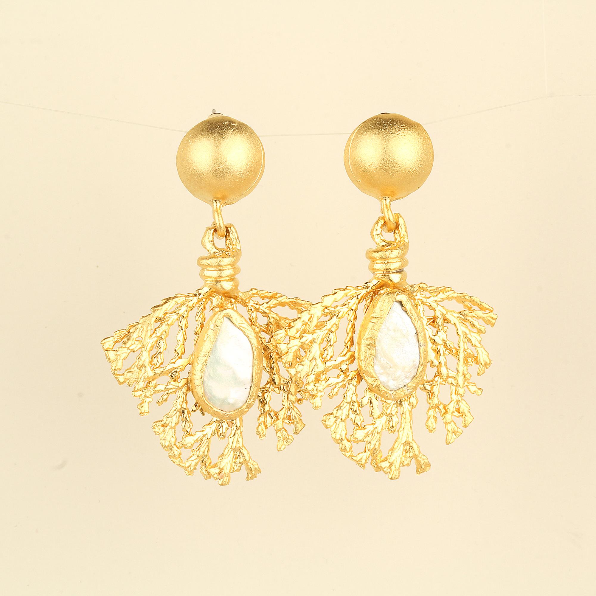 Bush Dangled Pearl Earrings