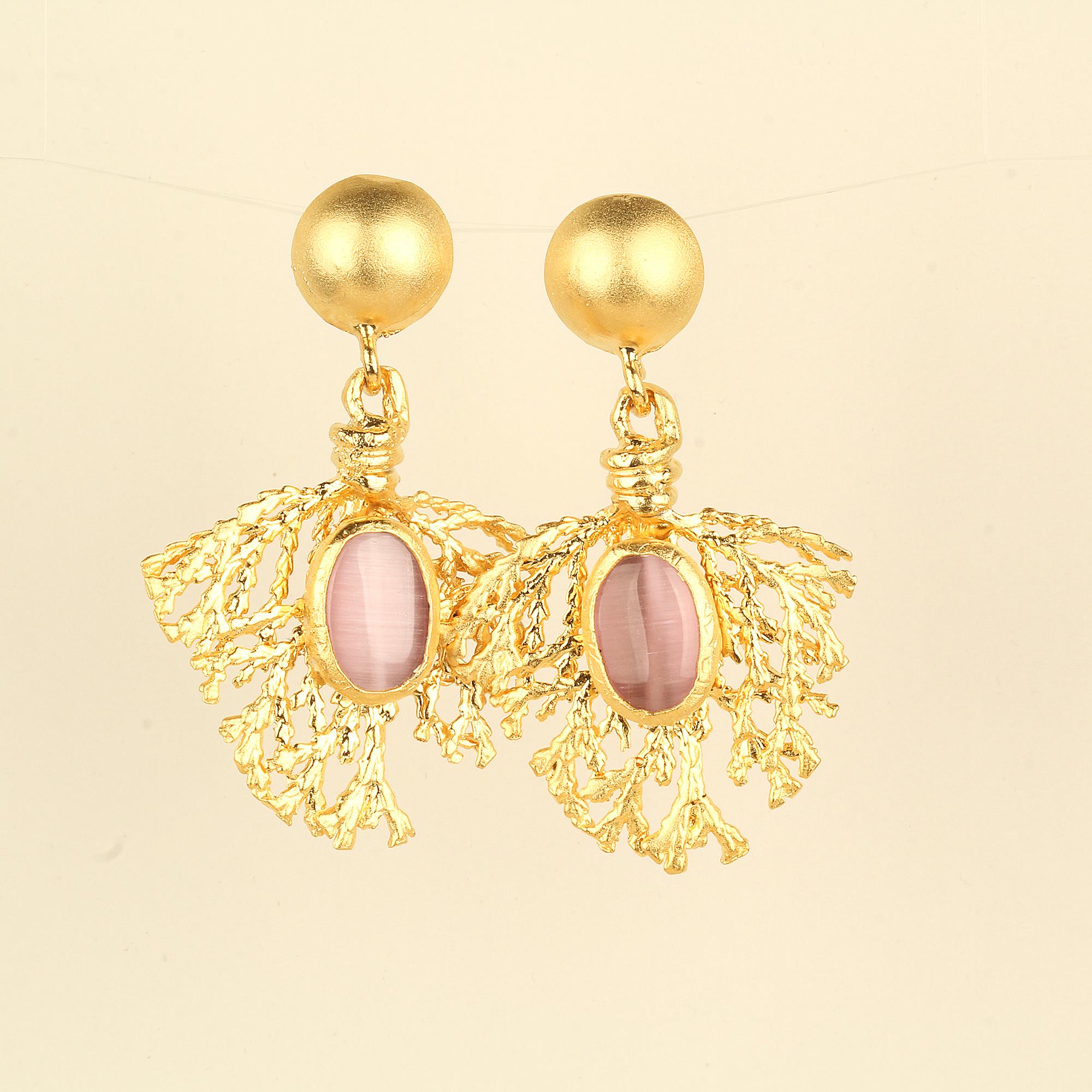 Bush Dangled Pink Cat Eye Earrings
