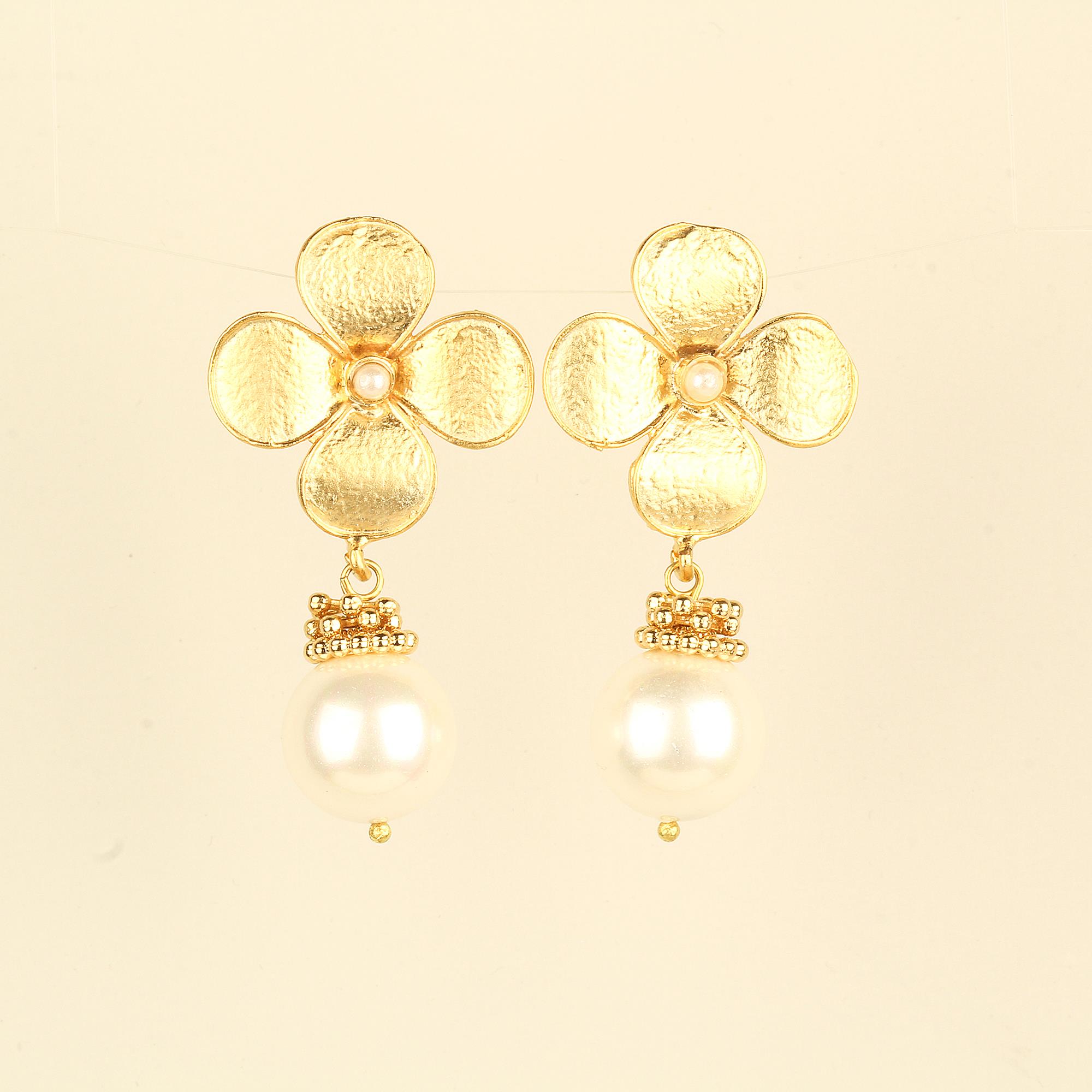 Daisy Mallorca Pearl Earrings