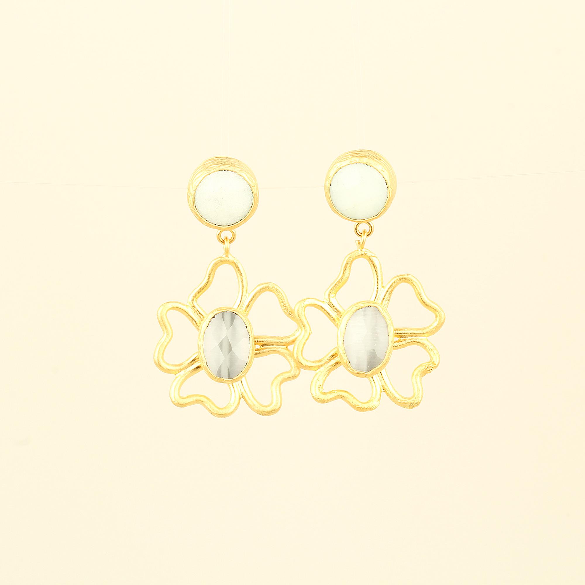 Duo White Natural Stone Flower Earrings