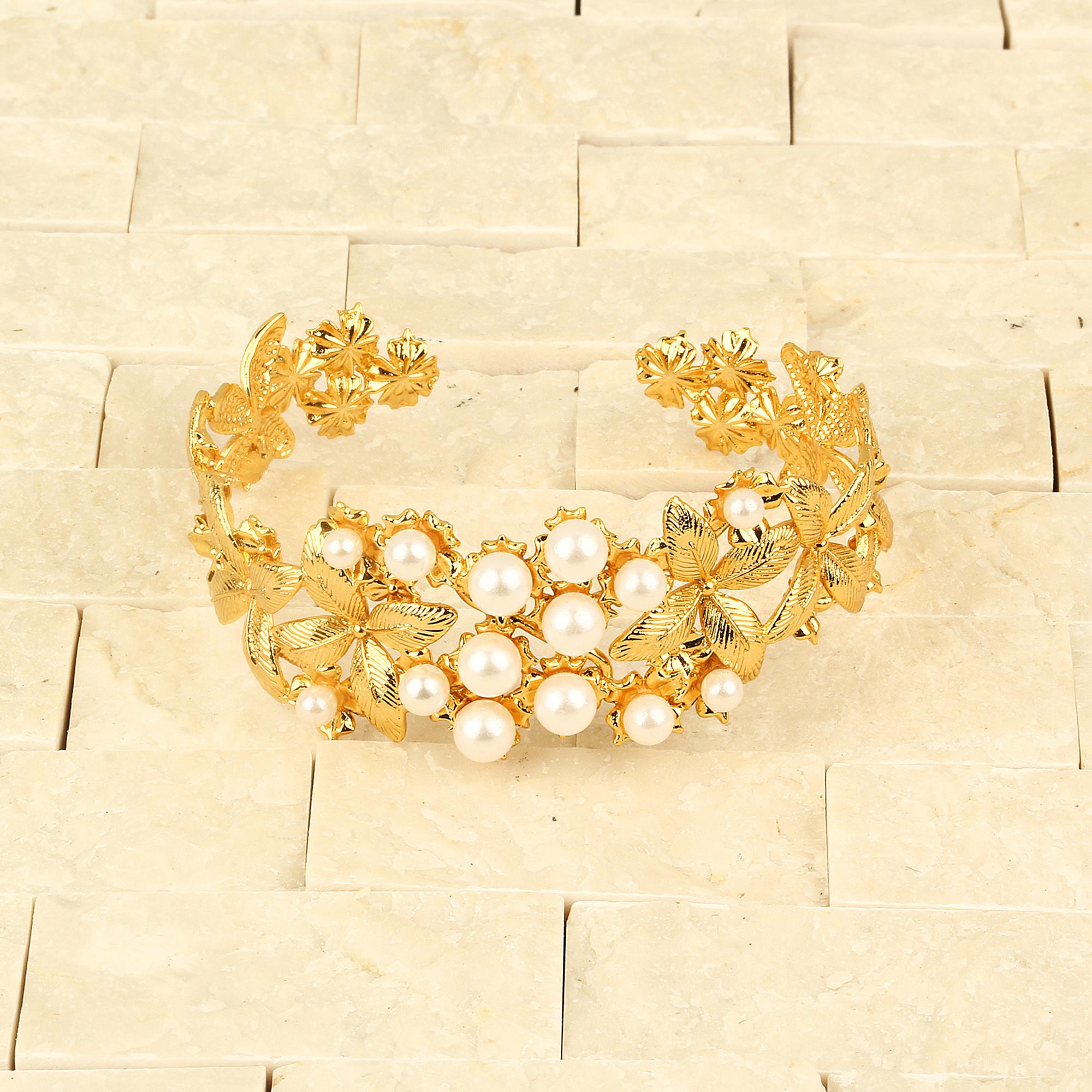 Flower Cuff With Pearls