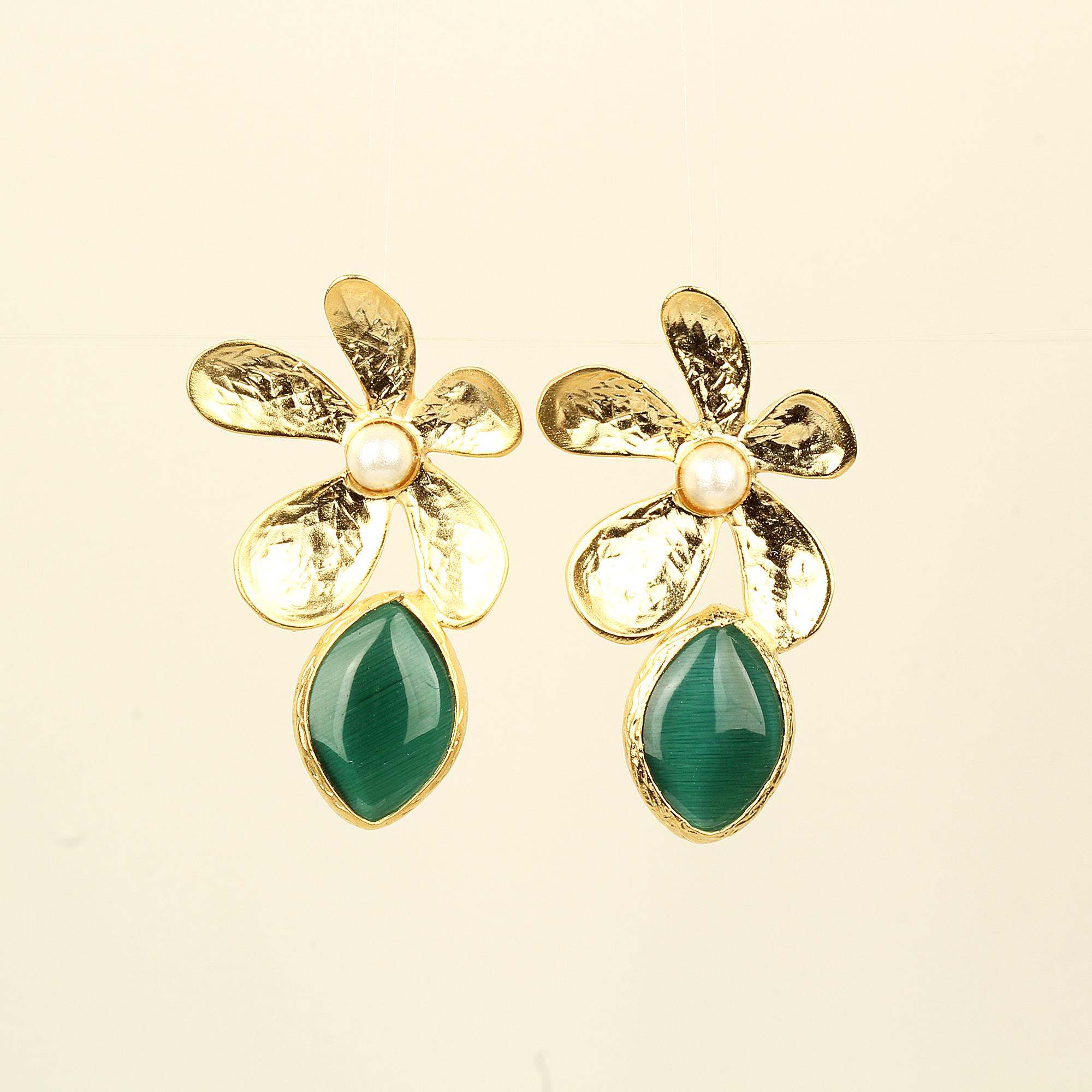 Green Natural Stone Daisy Earrings