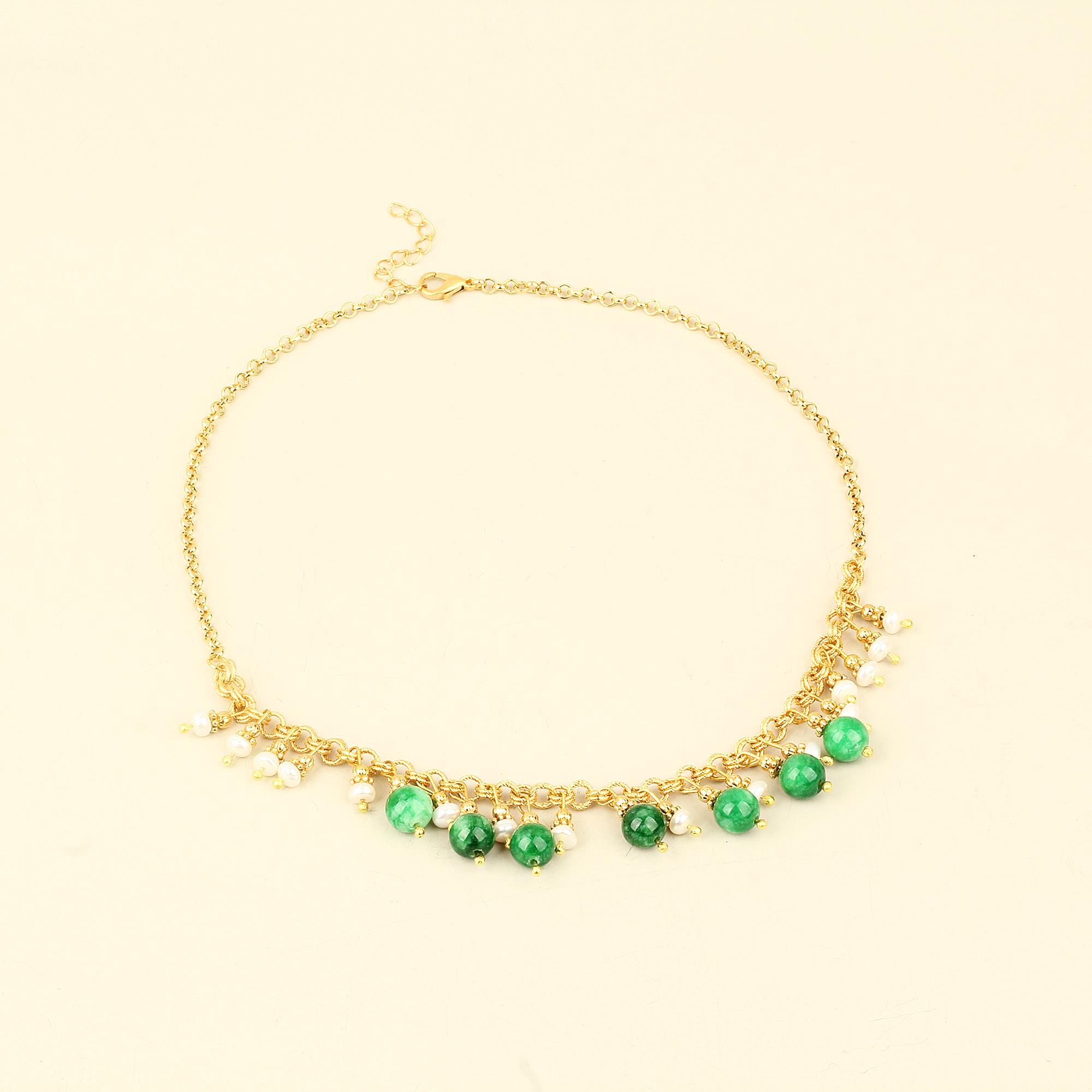 Green Natural Stones and Pearl Short Chain Necklace