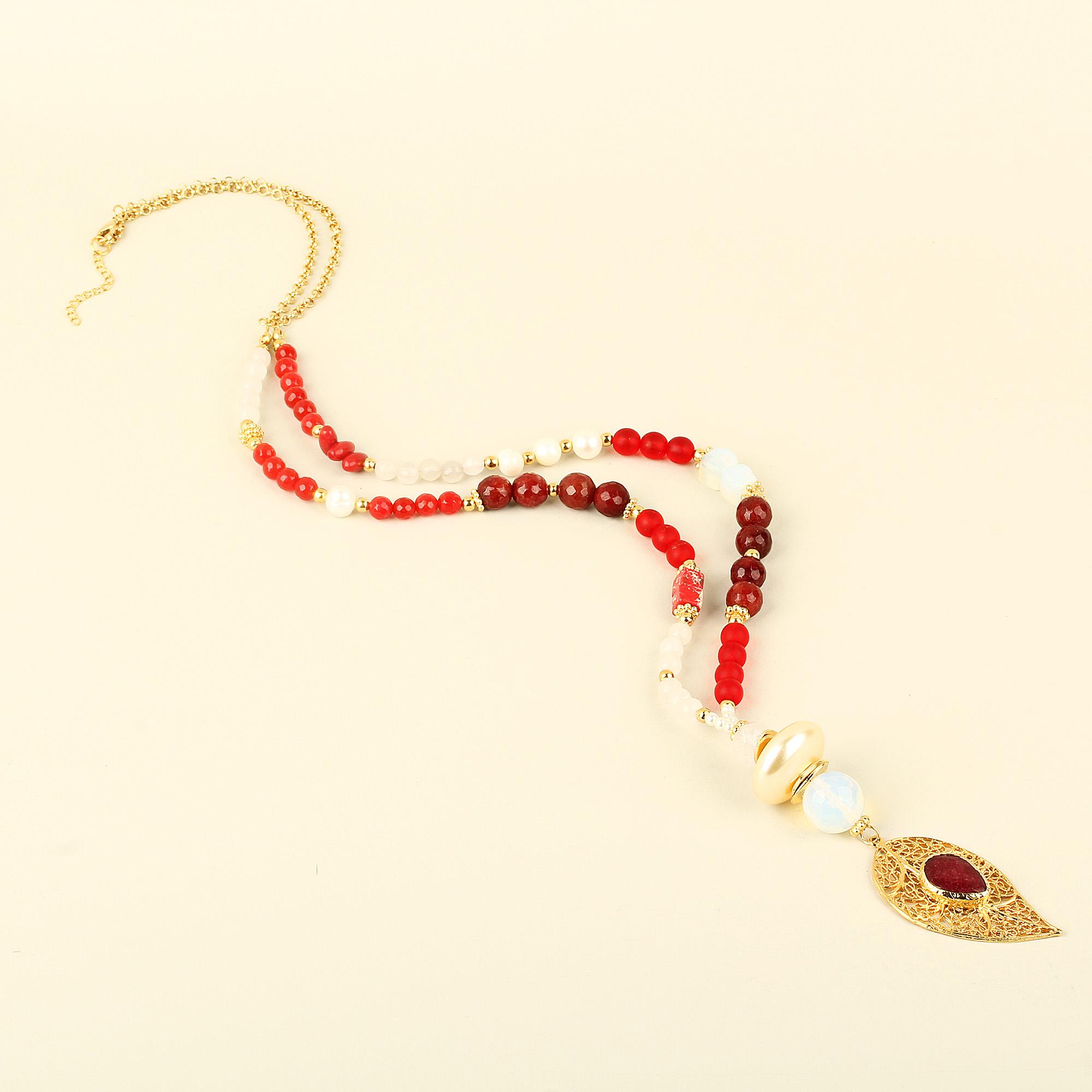 Leaf Medallion Red Natural Stone Pearl Detailed Necklace