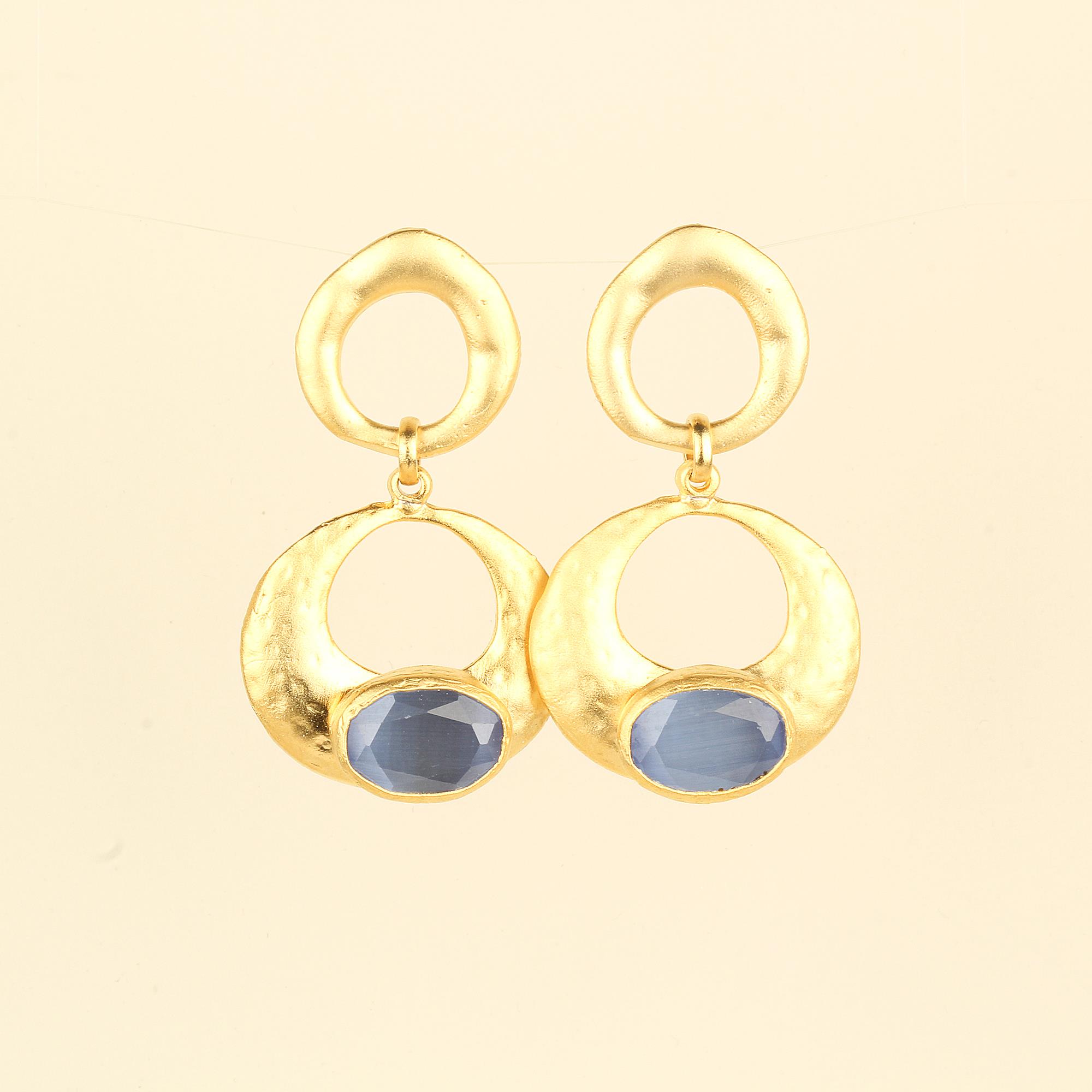 Metal Dangled Blue Cat Eye Earrings