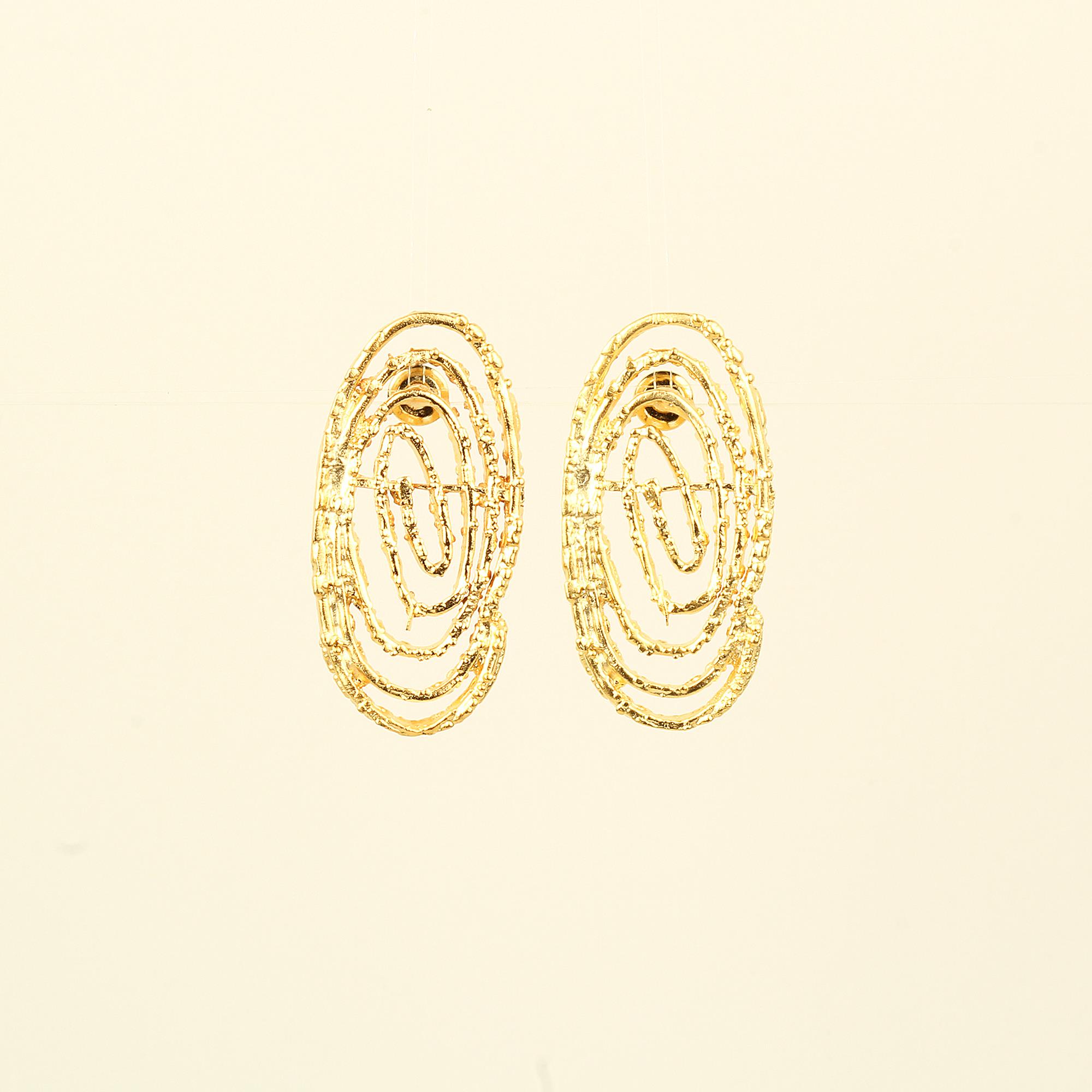 Oval Helezon Stud Earrings