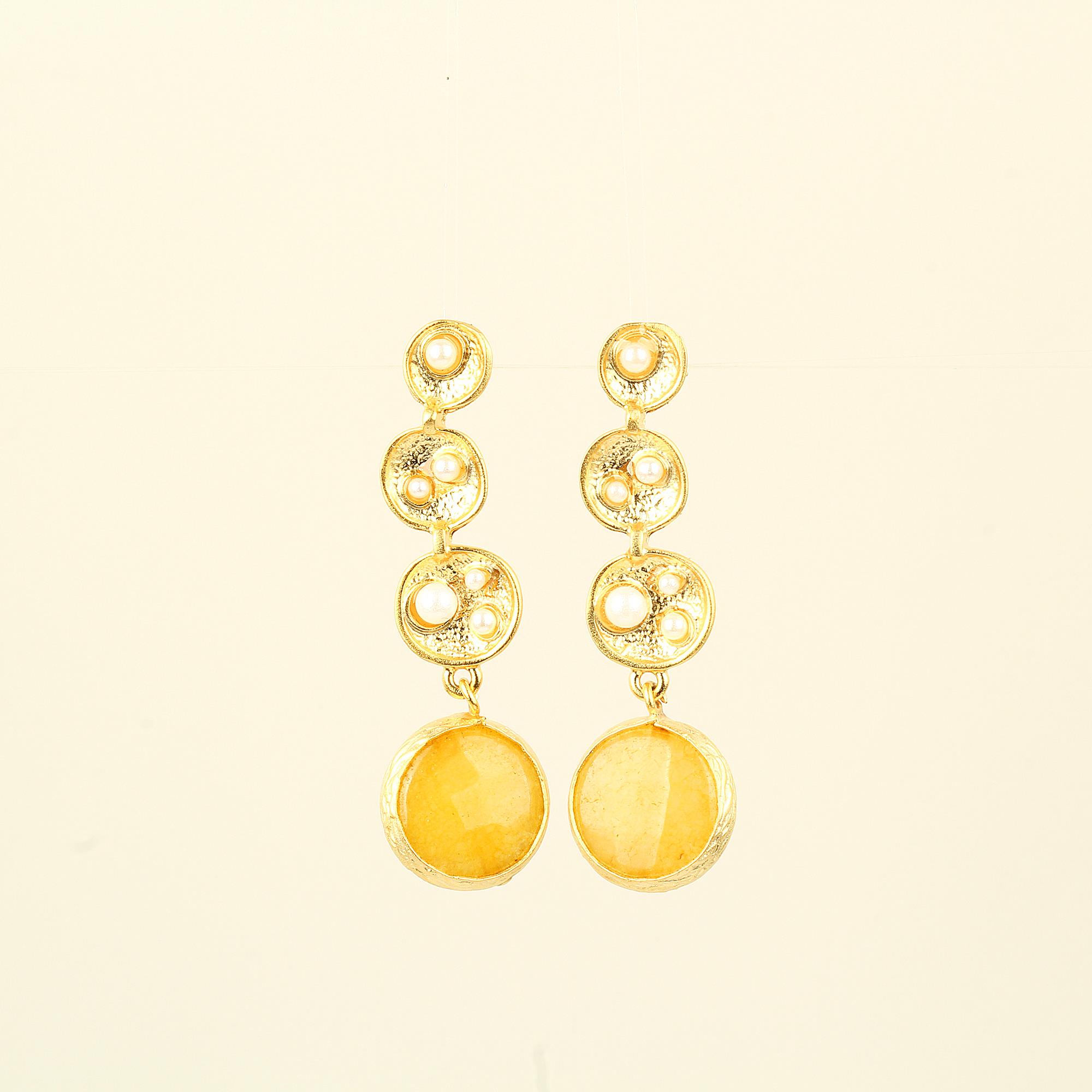 Pearl Detailed Earrings With Yellow Natural Stone