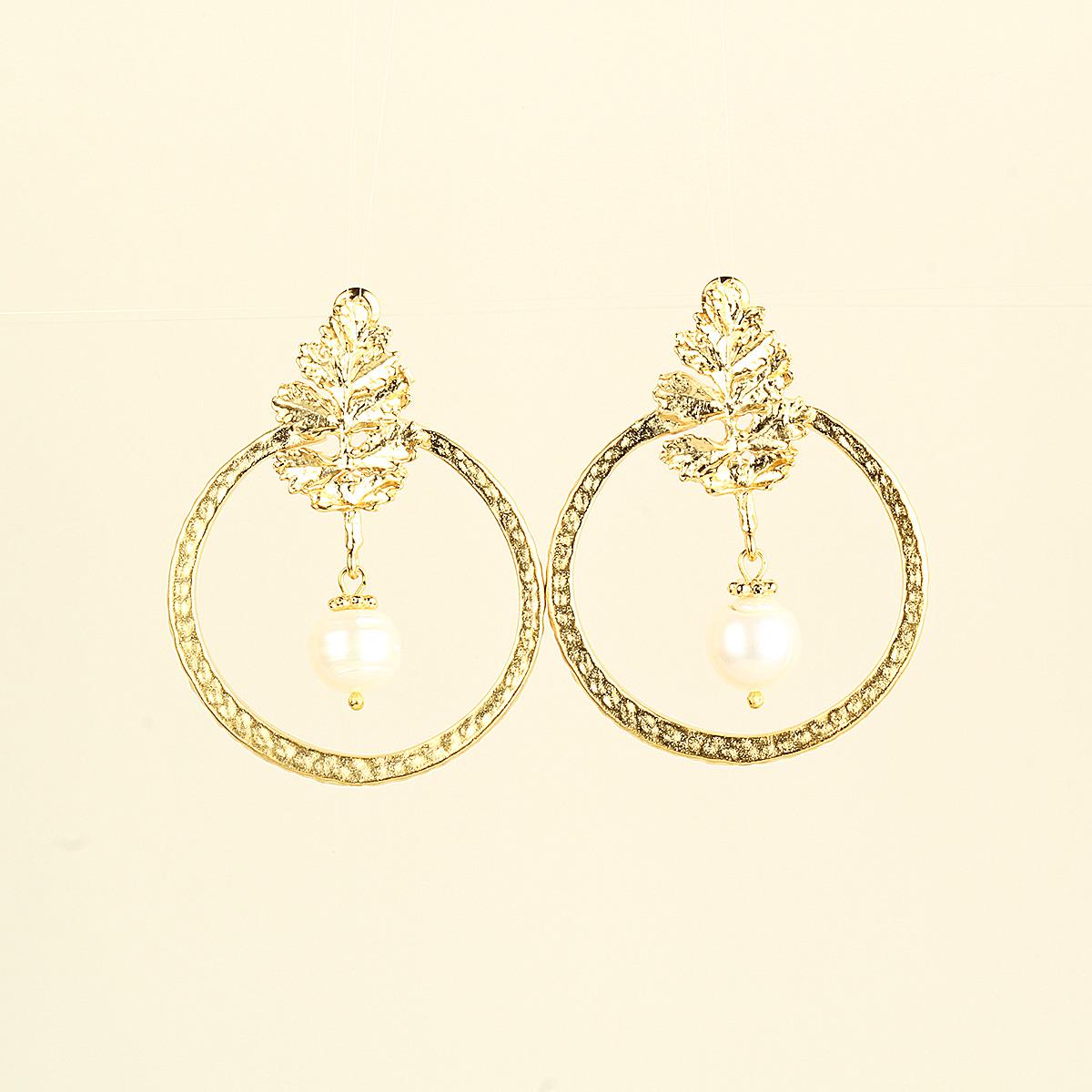 Pearl Detailed Leaf Hoop Earrings