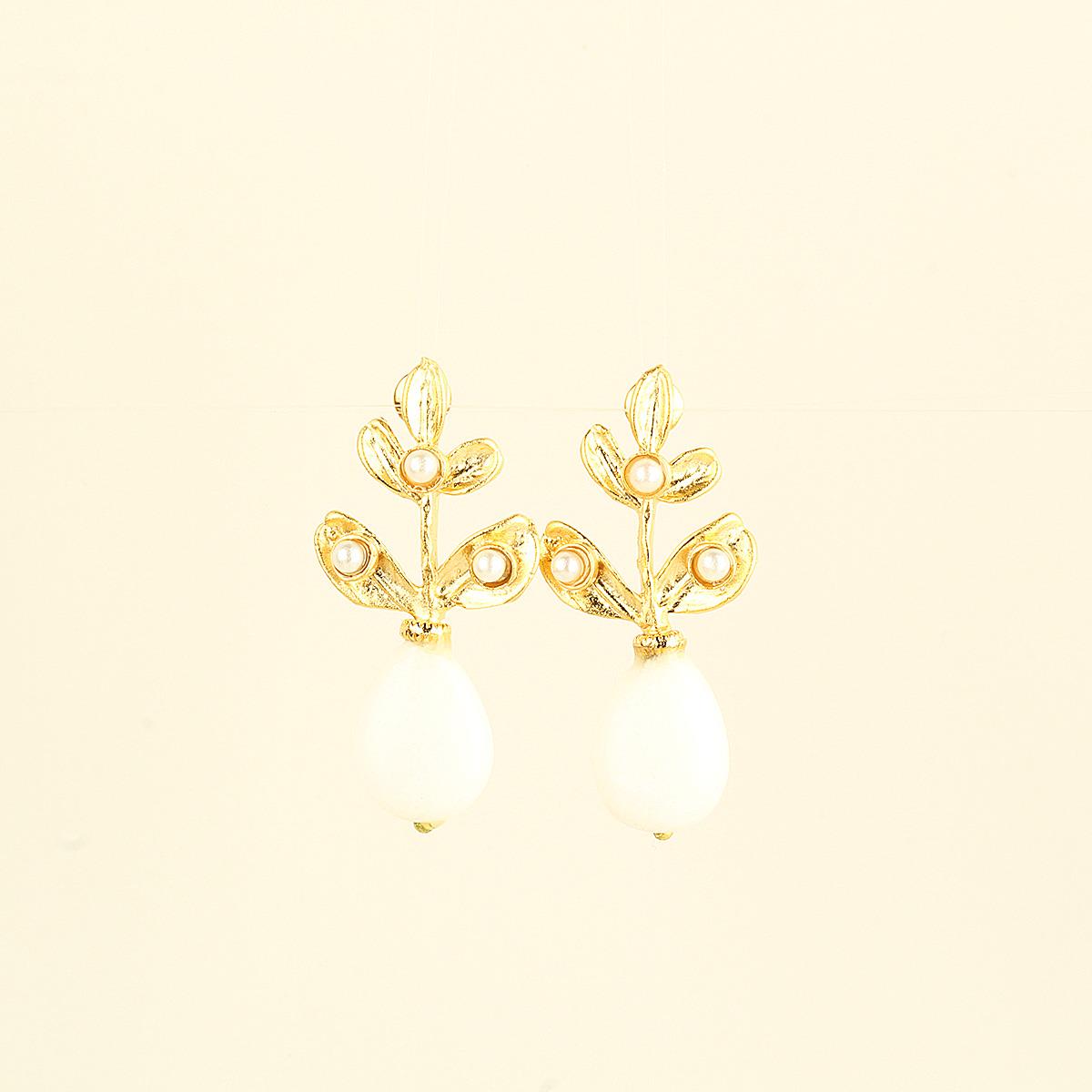Pearl Leaf Natural Stone Earrings
