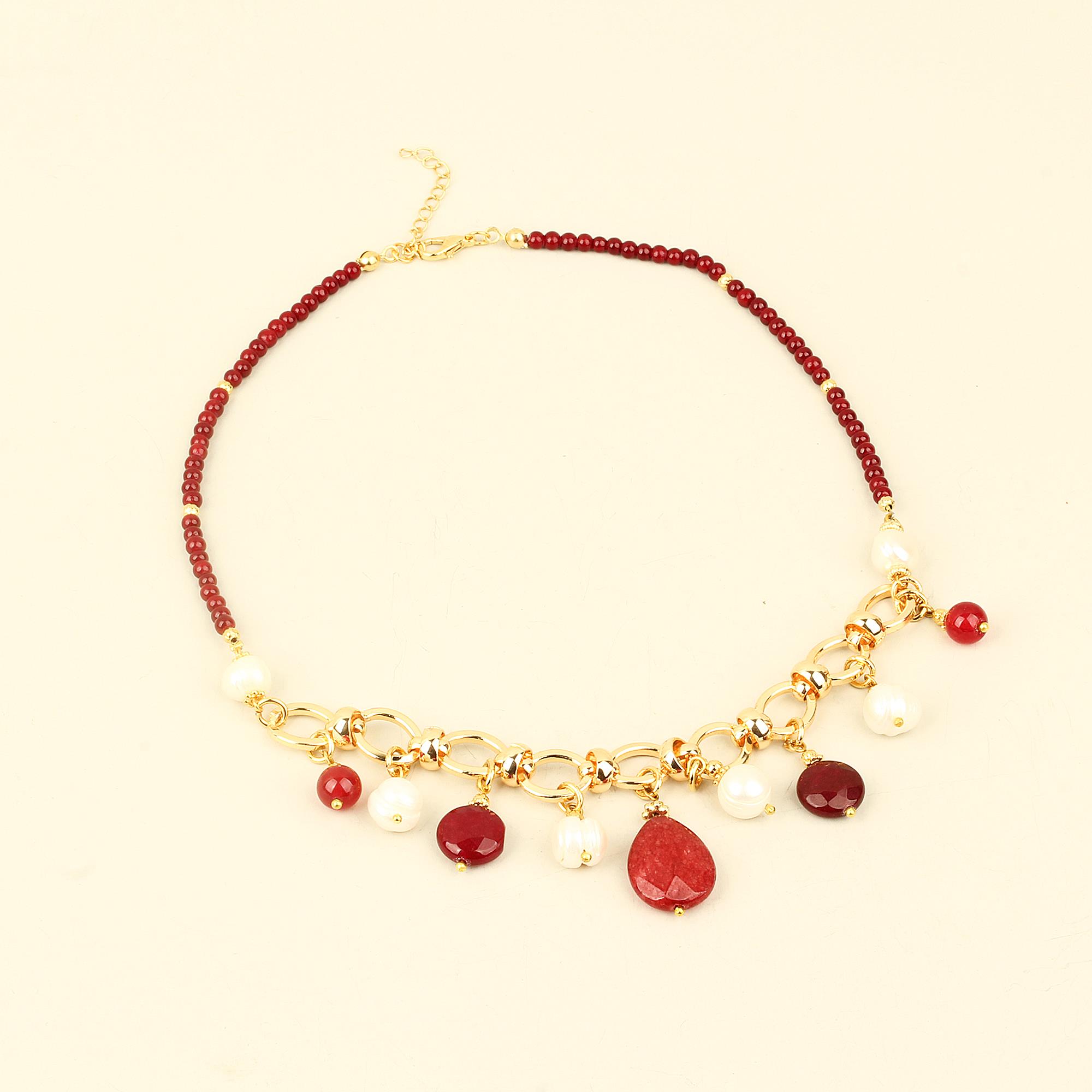 Red Natural Stones Pearl Detailed Short Necklace
