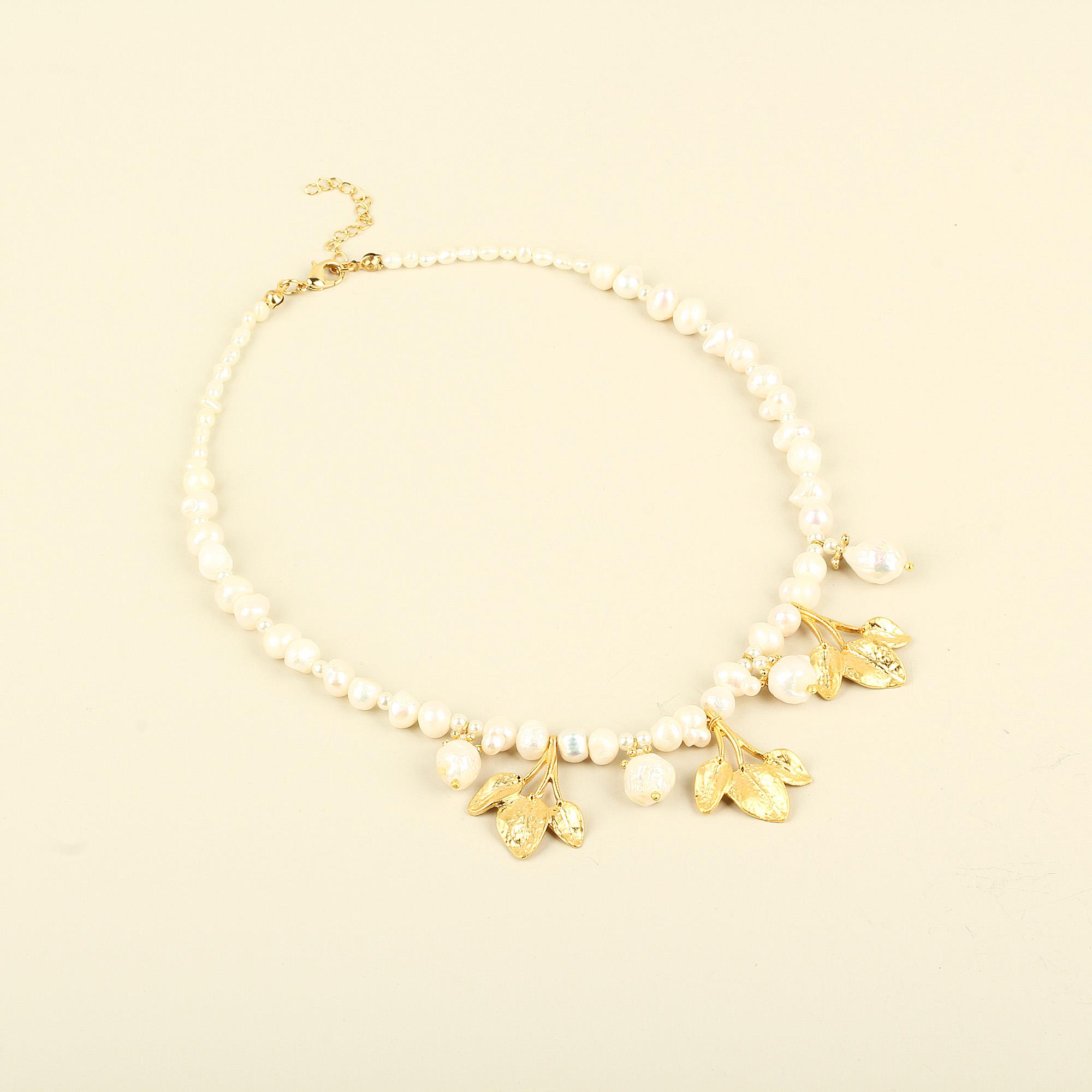 Trio Leafs Pearl Necklace