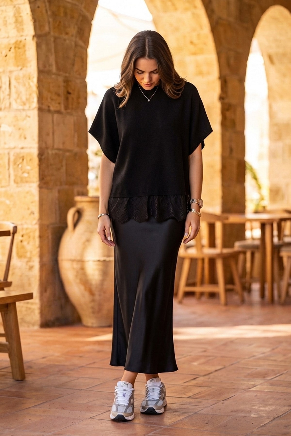 Kadın Dantel Detaylı Kısa Kollu Triko Bluz – Oversize Siyah