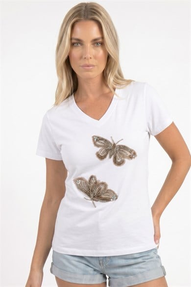 Butterfly Taş ve İnci İşlemeli V Yaka Pamuklu Kadın TişörtButterfly Pearl Taş ve İnci İşlemeli V Yaka %100 Pamuk Kadın TişörtTişörtİSTANGÜL BUTİK