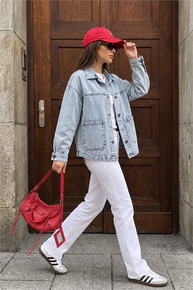 Kadın Açık Mavi Oversize Kot Ceket – Çift Torba Cepli Düğmeli Denim Ceket
