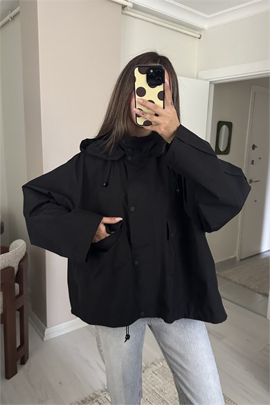 Kadın Kapüşonlu Pelerin Detaylı Oversize Parka Ceket