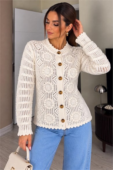 Kadın Kabartma Floral Motifli Ajurlu Düğmeli Triko Hırka