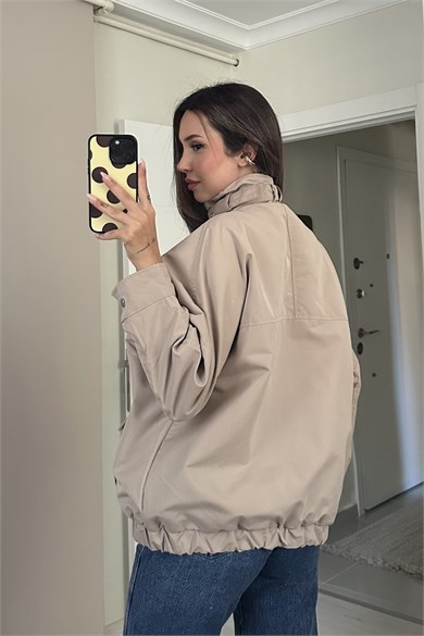 Kadın Ekose Detaylı Tokalı Dik Yaka Fermuarlı Oversize Parka Ceket - Bej