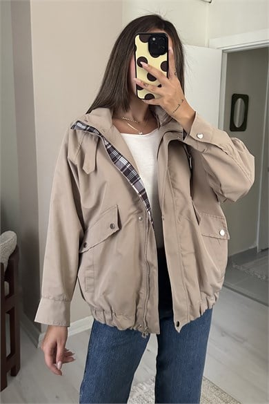 Kadın Ekose Detaylı Tokalı Dik Yaka Fermuarlı Oversize Parka Ceket - Bej