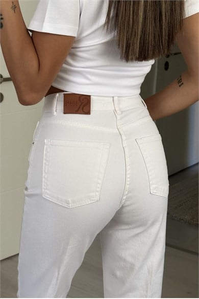 Kadın Yüksek Bel Kalçayı Toparlayan Straight Leg Jean - Beyaz