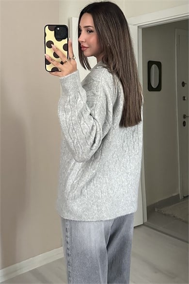 Kadın Polo Yaka Saç Örgü Desenli Oversize Yumoş Triko Kazak - Gri