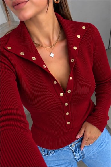 Ürgüp Gold Çıtçıtlı Polo Yaka Fitilli Triko Bluz - KırmızıÜrgüp Gold Çıtçıtlı Polo Yaka Fitilli Triko Bluz | İstangül ButikTriko&KazakİSTANGÜL BUTİK