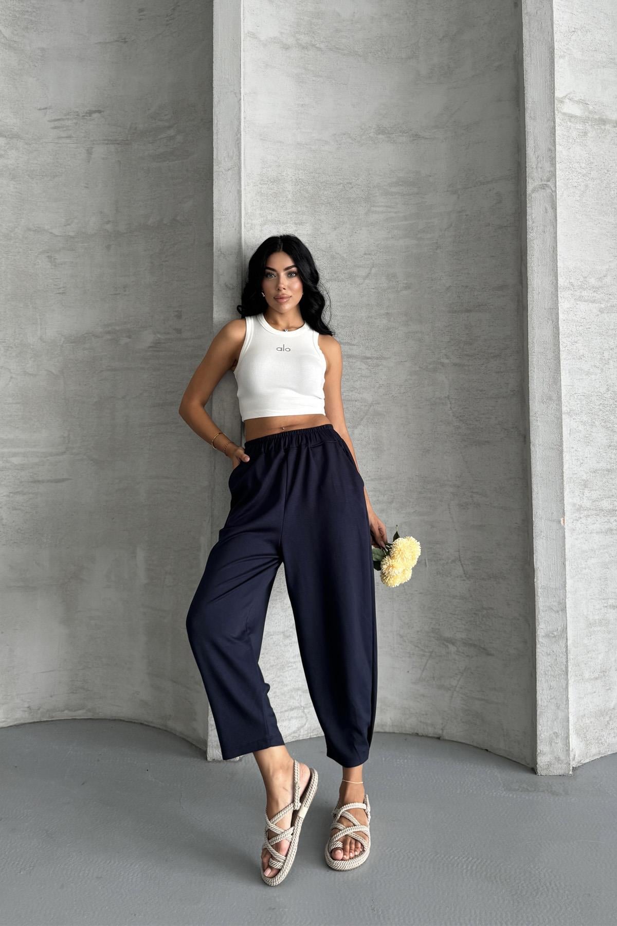 Everyday Comfort  Modal Kumaş Yüksek Bel Rahat PantolonEveryday Comfort Modal Kumaş Yüksek Bel Renkli Pantolon | Rahat KesimPantolonİSTANGÜL BUTİK