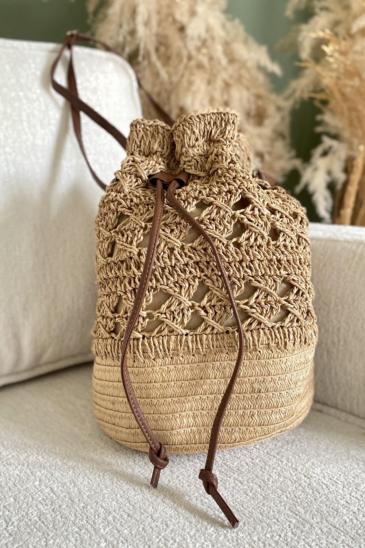 Rustic Loop Hasır ÇantaRusticLoop Hasır Örgü Sırt Çantası | Doğal ve Bohem TarzÇantaİSTANGÜL BUTİK