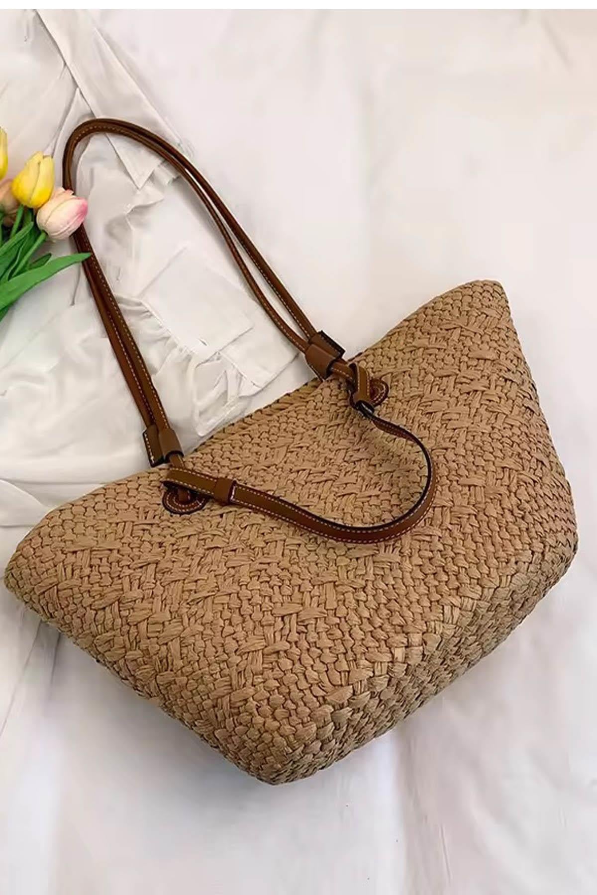 Sahara Breeze Tote Yazlık Büyük Hasır Kadın ÇantaSahara Breeze Tote – Yazlık Büyük Hasır Kadın Çanta | Şık & DoğalÇantaİSTANGÜL BUTİK