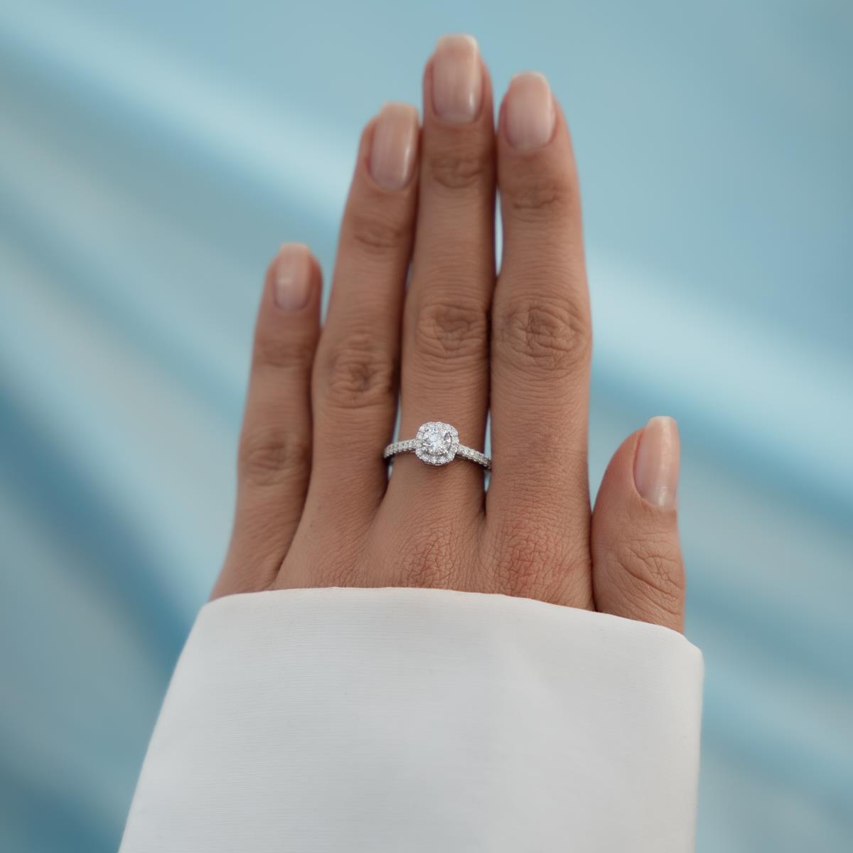 0.72 Ct Cushion Tektaş Pırlanta Yüzük