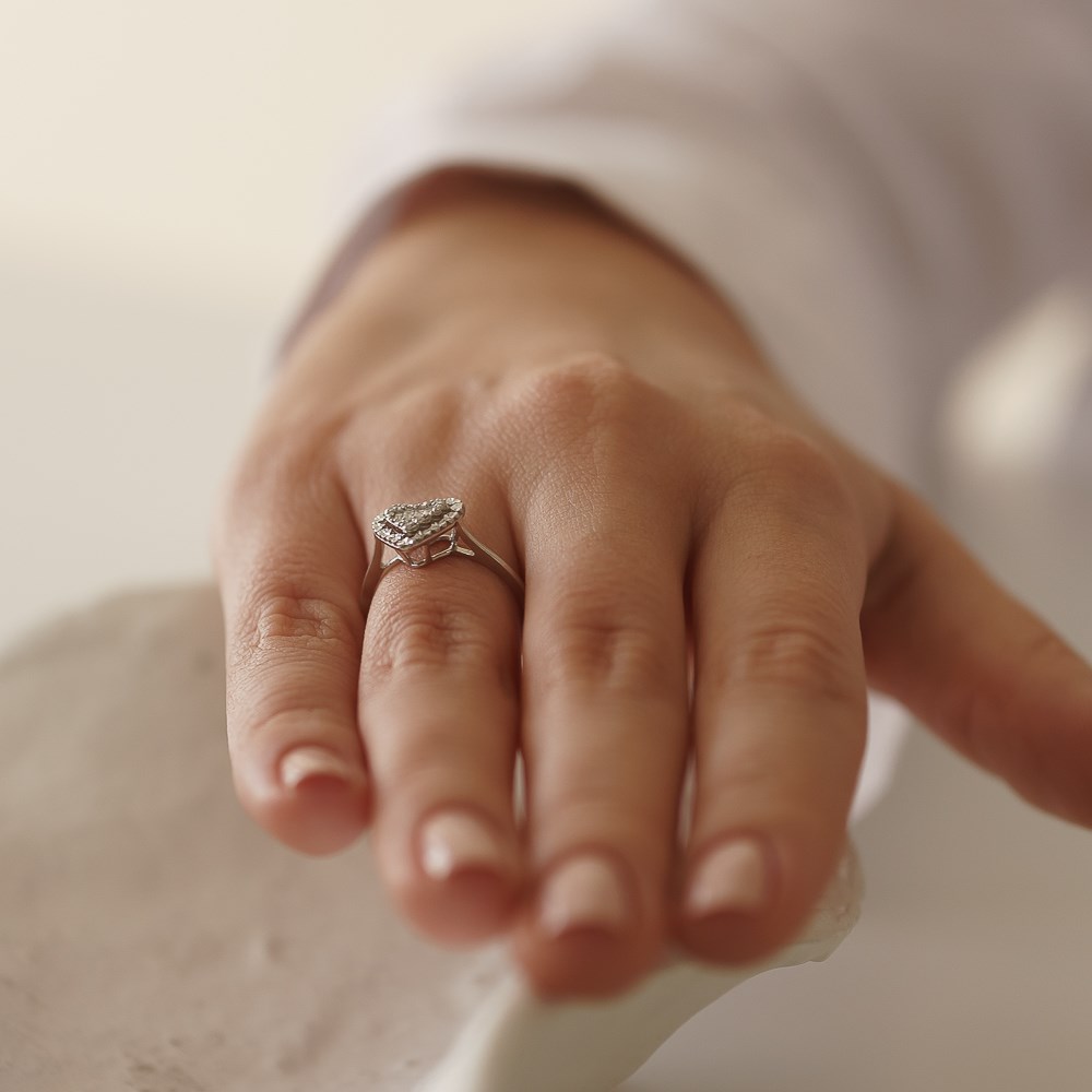 0.13 Ct Kalp Pırlanta Yüzük