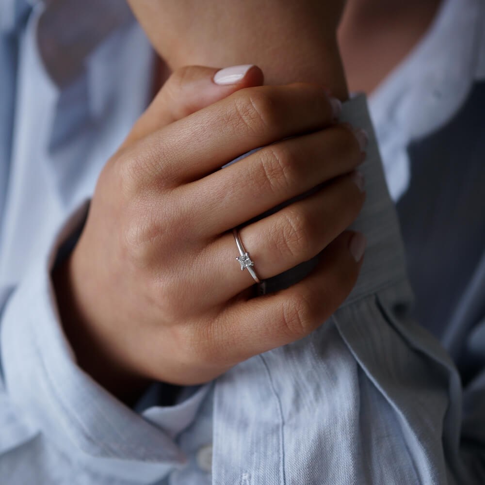 0.23 Ct Kare Kesim Pırlanta Yüzük