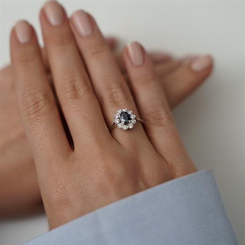 0.97 Ct Prenses Safir ve Pırlanta Yüzük